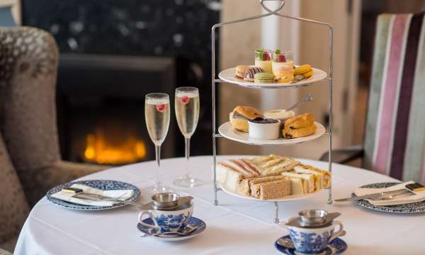 afternoon tea with prosecco at imperial hotel