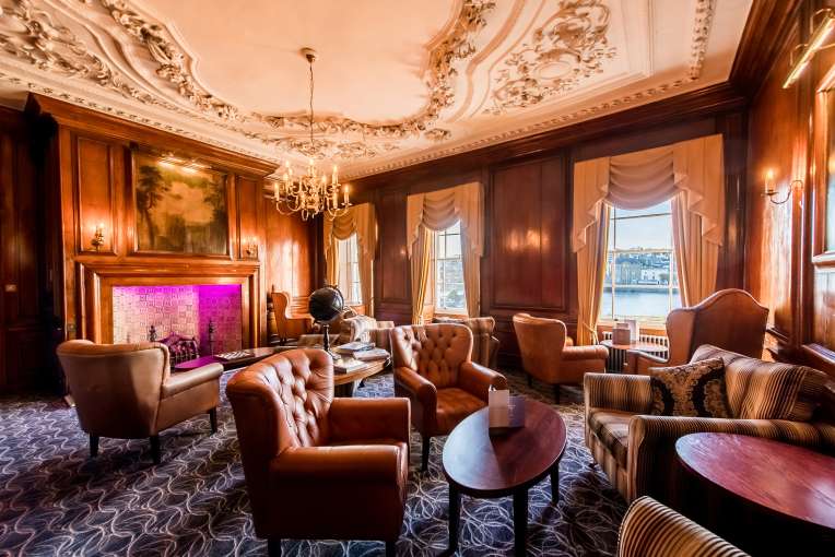 Kingsley Lounge at Royal Hotel