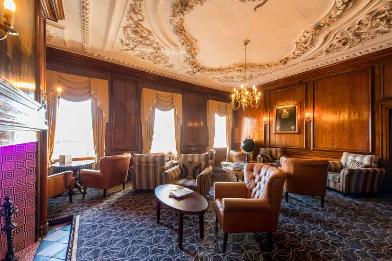 Kingsley Lounge at Royal Hotel