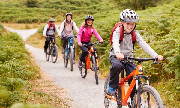 Family cyclist of four