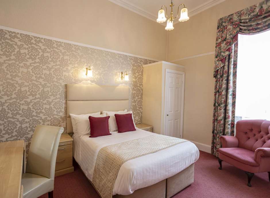 Royal Hotel Standard Double Room (207) Accommodation Bedroom with Chair and Desk