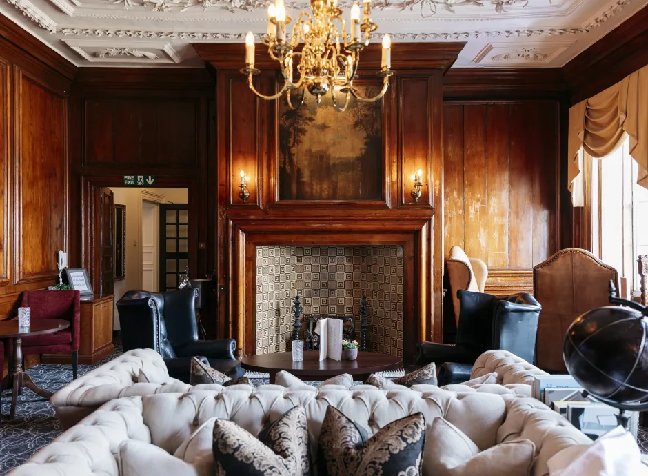 Kingsley lounge
