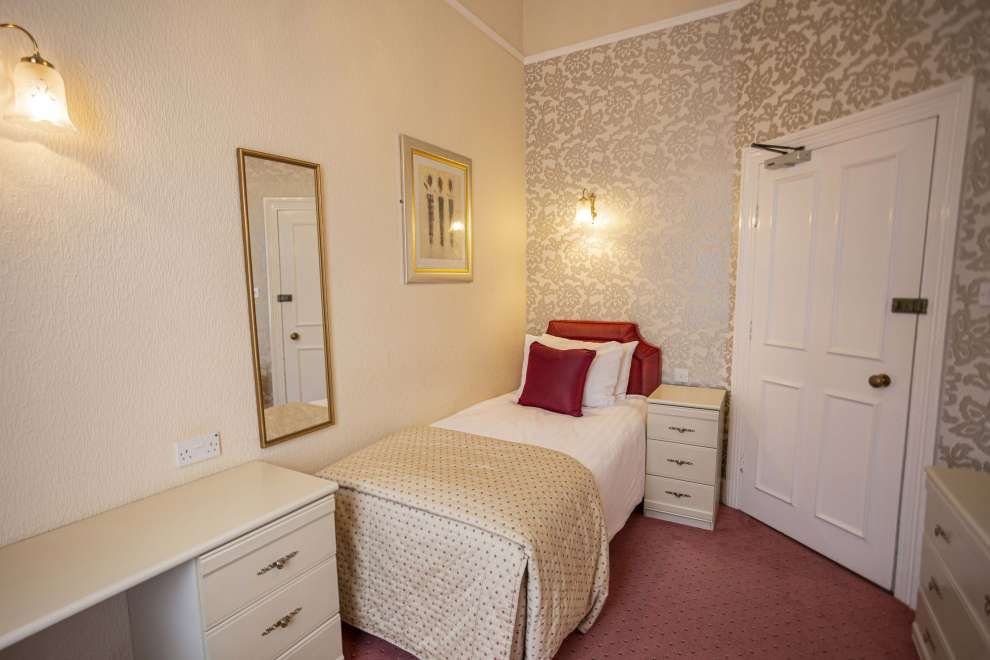 Royal Hotel Single Room (214) Accommodation Bedroom