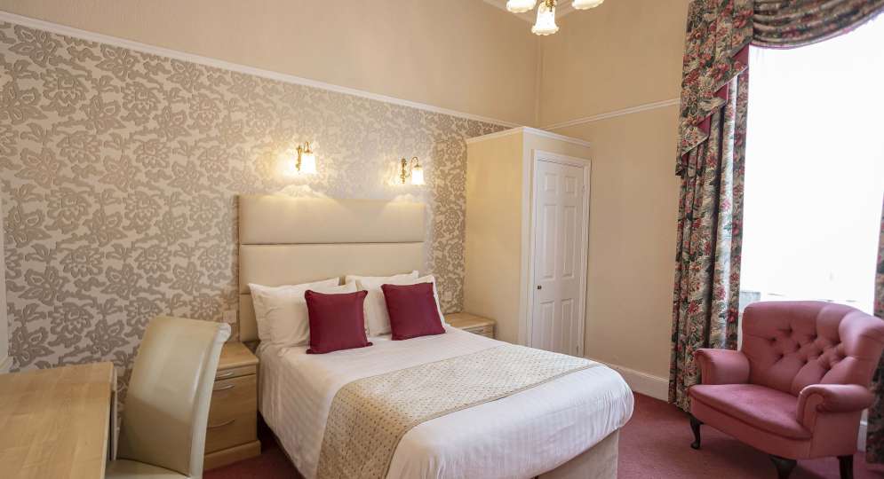 Royal Hotel Standard Double Room (207) Accommodation Bedroom with Chair and Desk