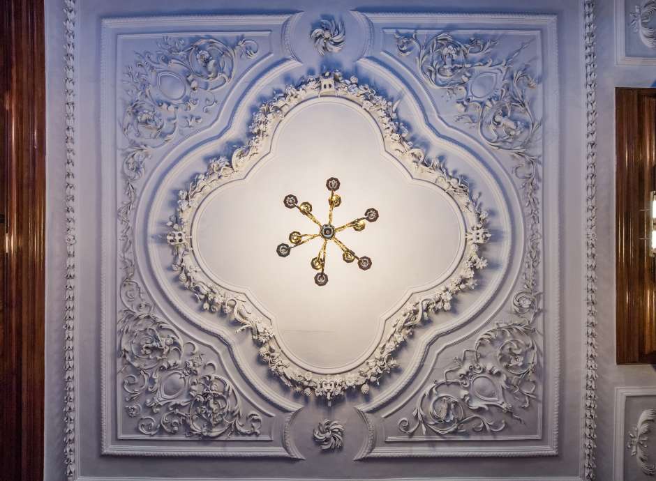 Plaster ceiling at Royal Hotel
